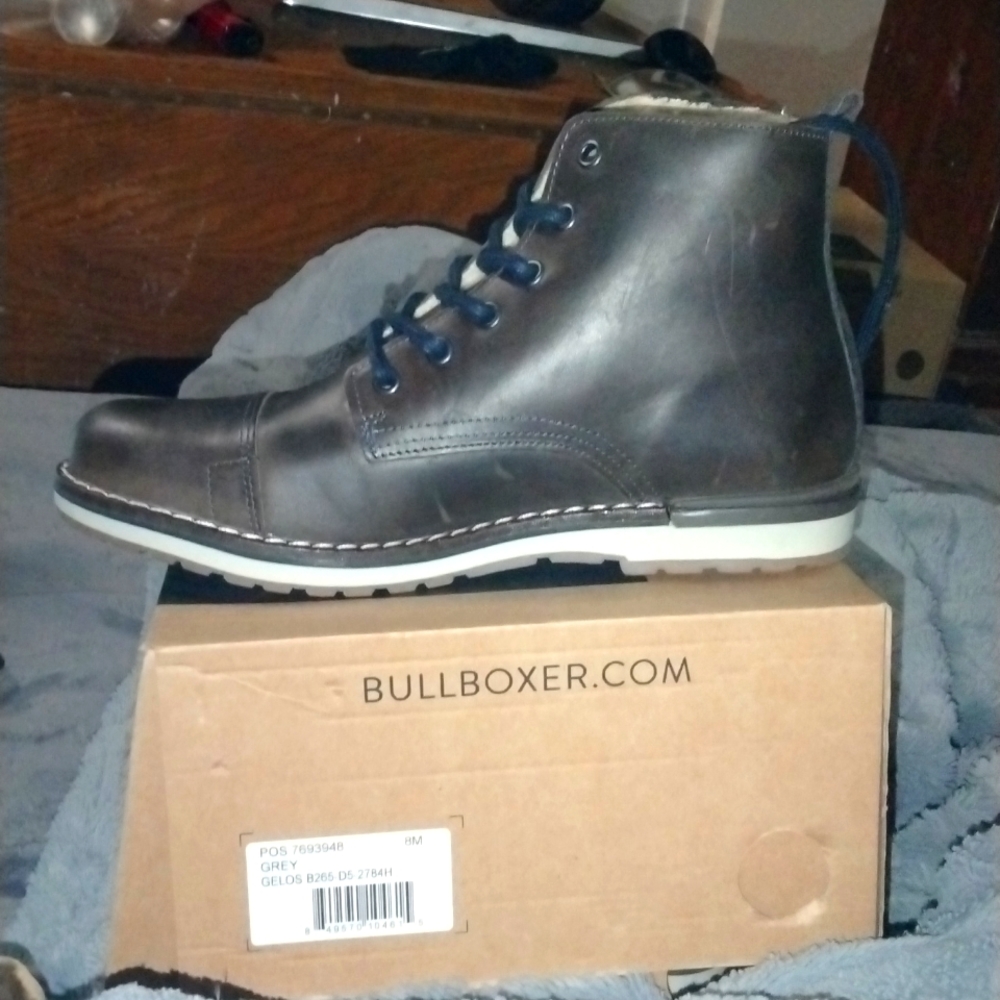 new pair of  bull boxer boots . I have others styles and color